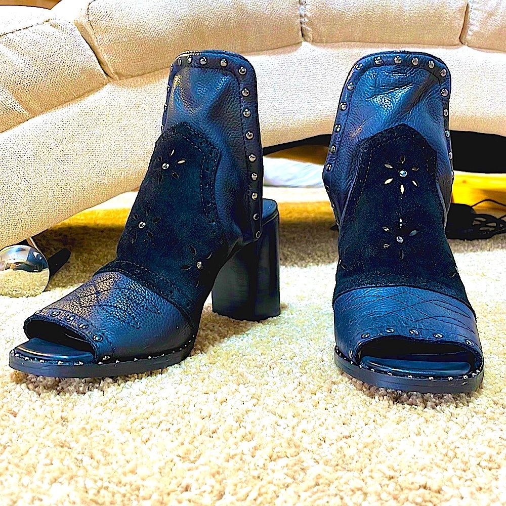 NIB (7) slip on black leather peep toe ankle bootie mules high heel clog country